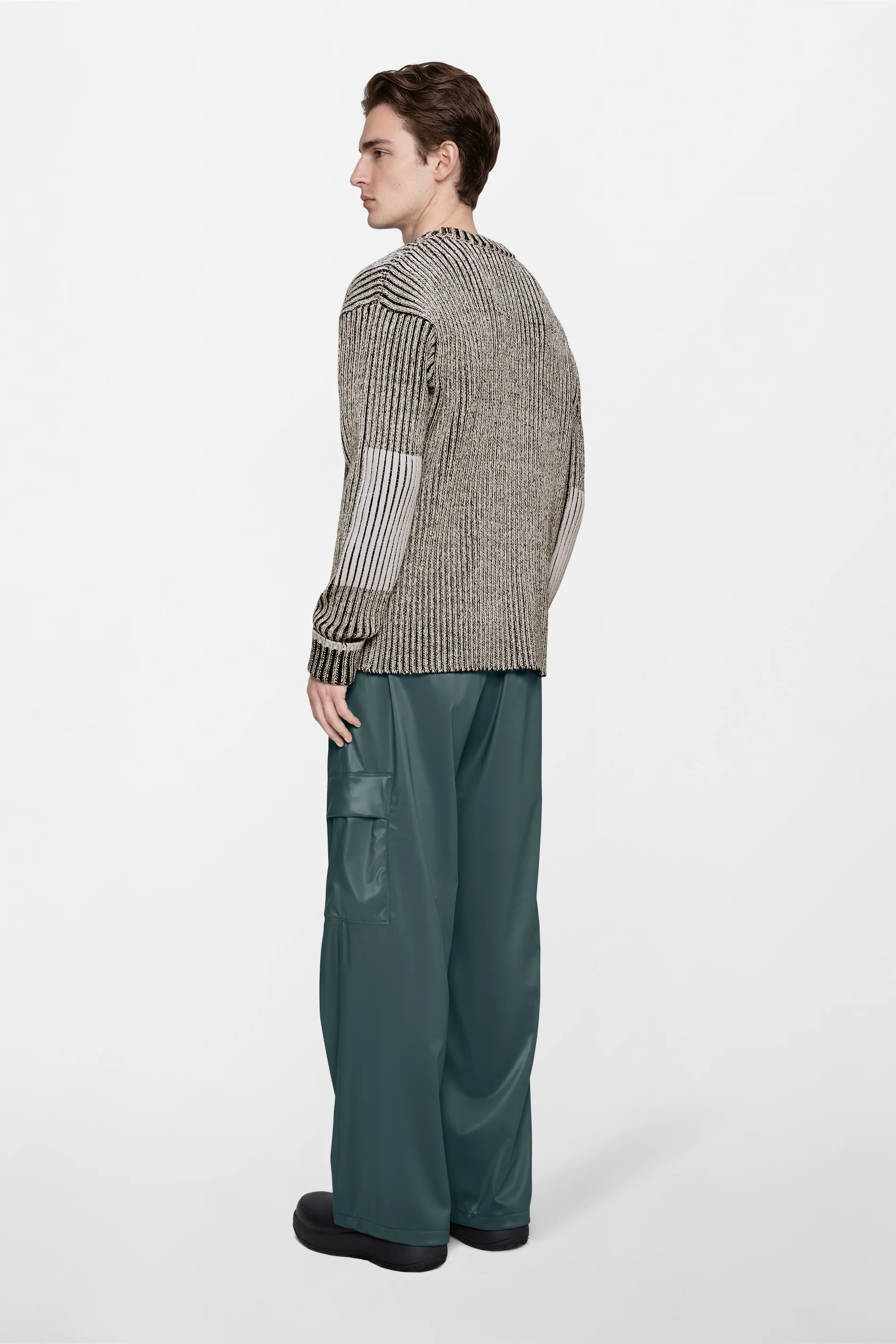 Sapa Knit Crew Neck - Image 8