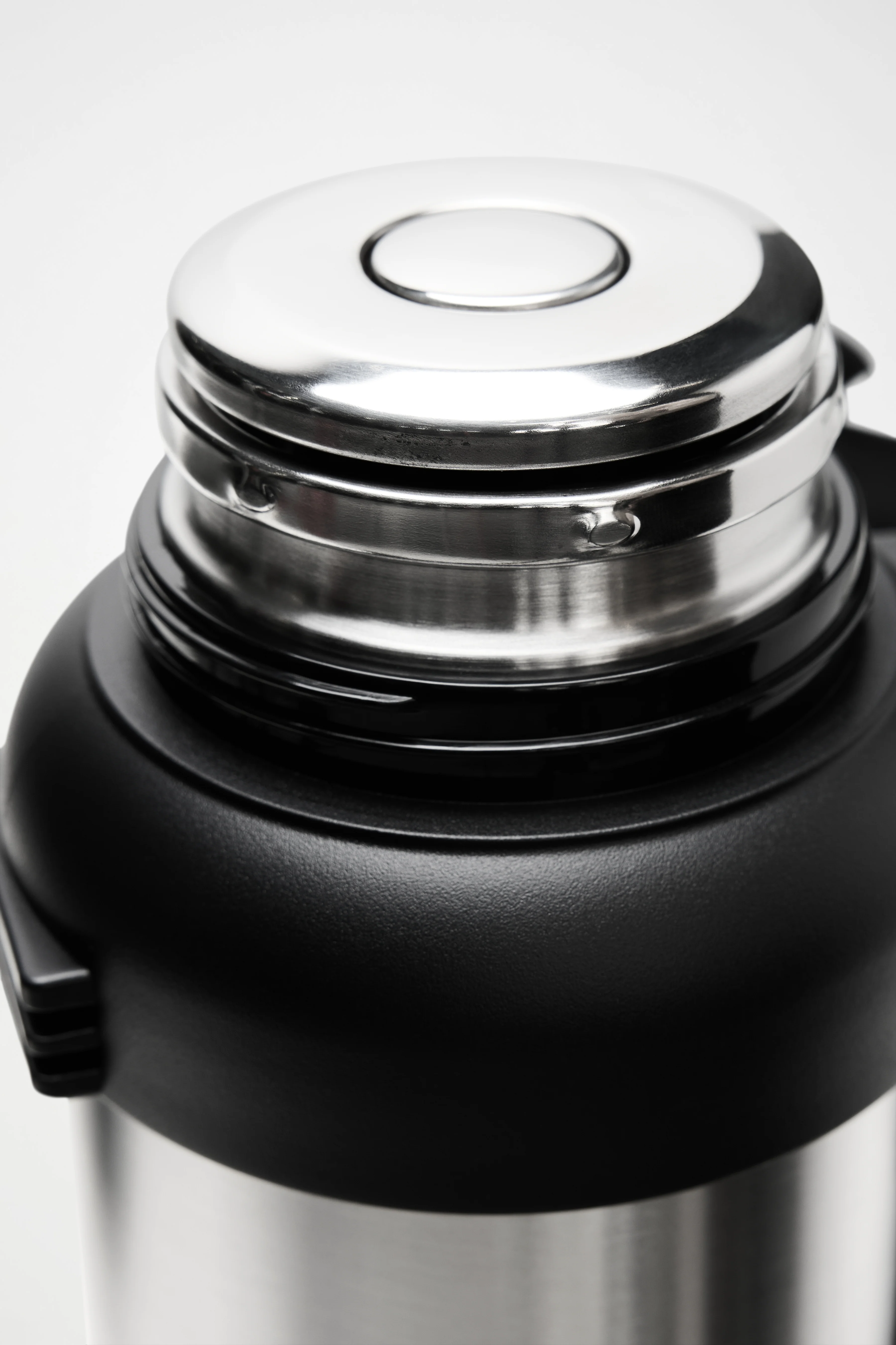 Stainless Steel Tumbler Vacuum Flask 2000ml - Image 4